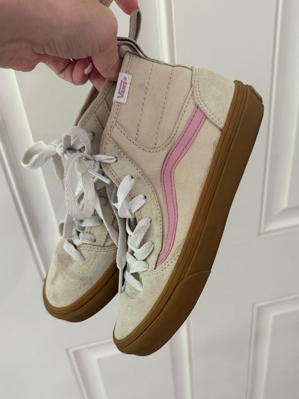Vans Kids High-Top Sneakers in Cream with Pink Stripe and Gum Sole (Pre-owned)